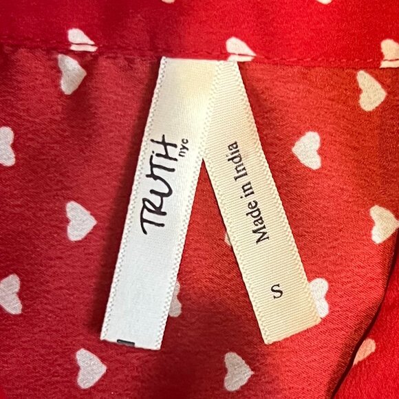 Truth NYC Heart Patterned Button Down Sleeveless Blouse - Picture 3 of 7